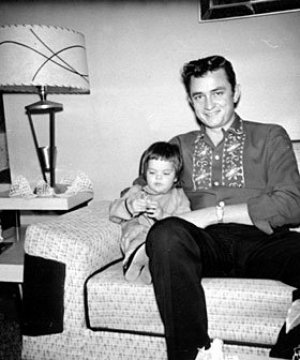 johnny_rosanne_cash07_280x336