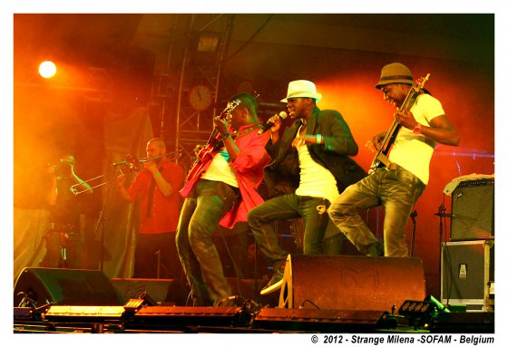 MOKOOMBA_live_2012