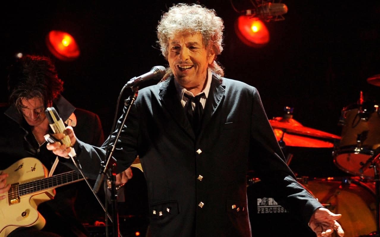 JS112342567_AP_Singer_Bob_Dylan_xlarge_trans_NvBQzQNjv4BqkXbkQY4xF11YSbIjVXCcosnQVYP3HfI0EDwtnsA4wRw