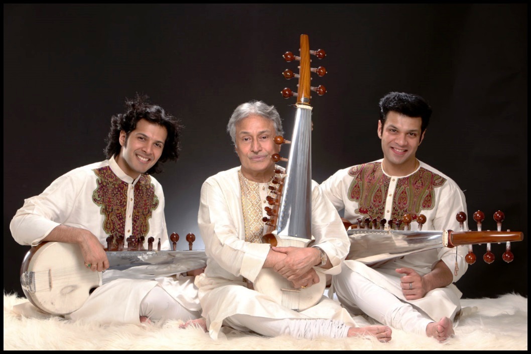 Ustad_Amjad_Ali_Khan_with_his_two_sons_Amaan_Ali_Khan_and_Ayaan_Ali_Khan_Be_An_Inspirer
