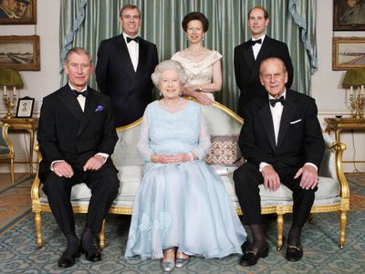 queen_elizabeth_family_1_ba7bf09cc1ae413e97abe4e97d2527a0