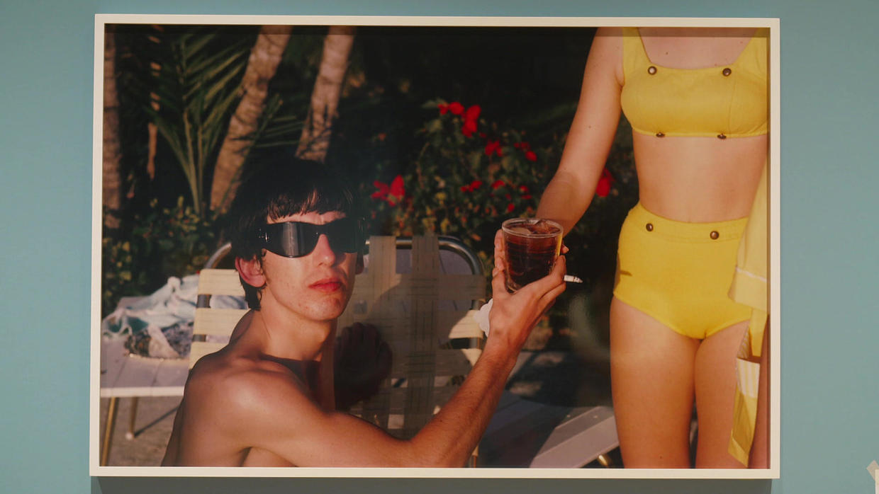 paul_mccartney_george_with_yellow_bikini_woman