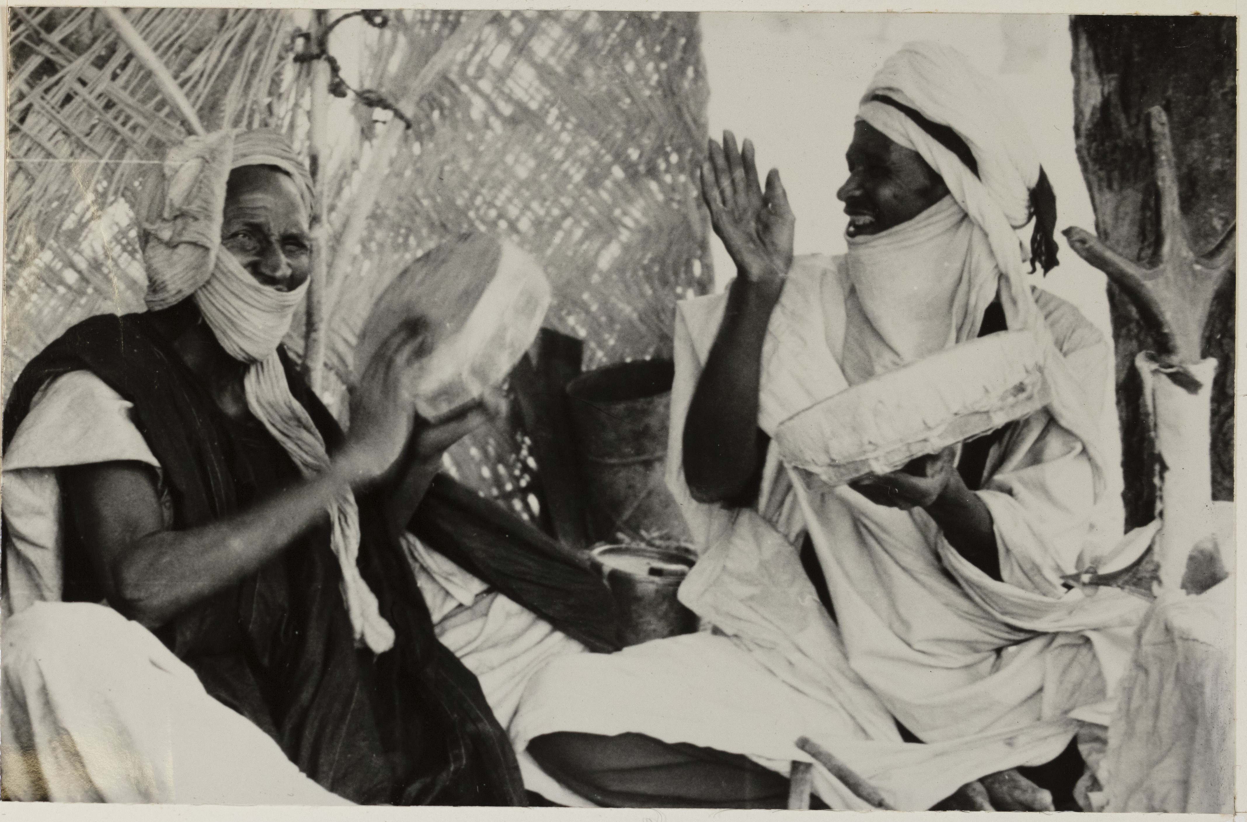 Tuareg_men_playing_tendi__photo_courtesy_of_the_Moses_and_Frances_Asch_Collection