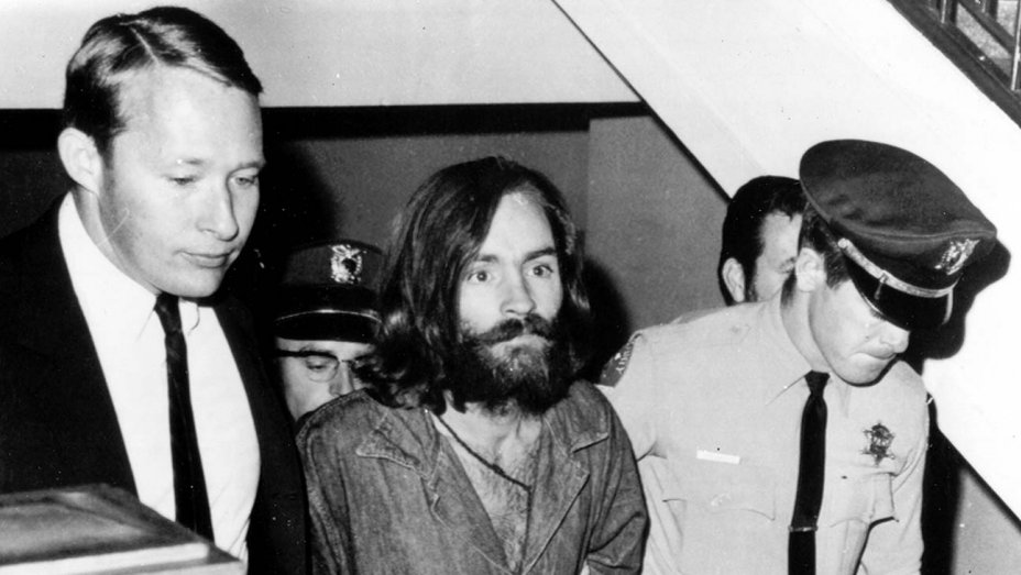 charles_manson_with_guards_photofest_h_2019