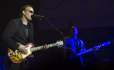 Bonamassa_Elsewhere__9_