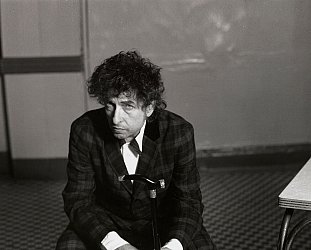 BOB DYLAN: FRAGMENTS: TIME OUT OF MIND SESSIONS 1996-1997; THE BOOTLEG SERIES VOL 17 (2023): Darkness but a beckoning light ahead