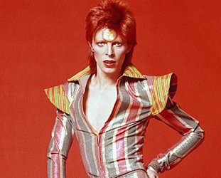 GUEST WRITER LISA PERROTT on David Bowie, gender trangression and drag