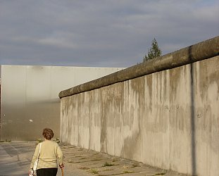 BERLIN AND THE BICKERING KOREAS (2004): A Tale of Two Walls