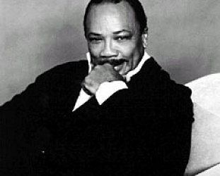 Quincy Jones: The professional in the pissoir.