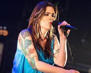 BETH HART INTERVIEWED (2000): Stories to sell and tell