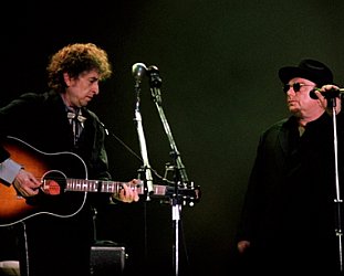 Bob Dylan and Van Morrison: Knocking on Heaven's Door (live 1998)