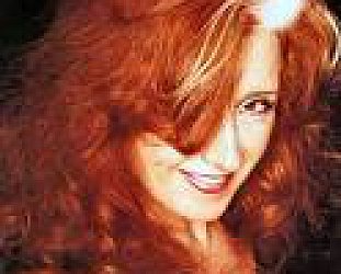 BONNIE RAITT INTERVIEWED 1992: Born to make things better