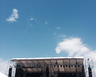 AUCKLAND'S LANEWAY FESTIVAL CONSIDERED (2015): Out of a clear blue sky . . .