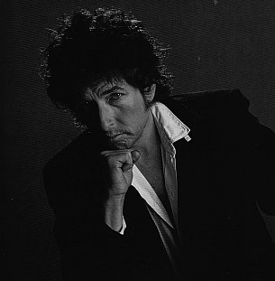 BOB DYLAN , CHANGING SOMEONE TO A TIGHT CONNECTION (2021): His songs they are a changin'