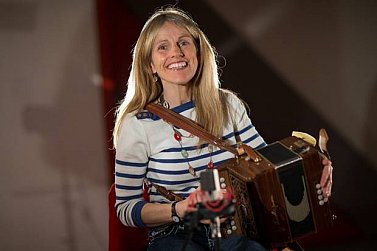 THE FAMOUS ELSEWHERE WORLD MUSIC QUESTIONNAIRE: Sharon Shannon from Ireland
