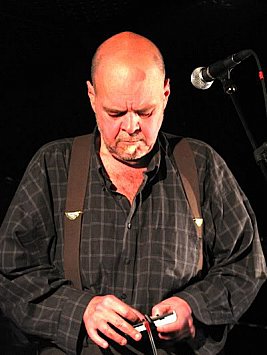 DAVID THOMAS OF PERE UBU INTERVIEWED (2016): Walking with noise and ghosts