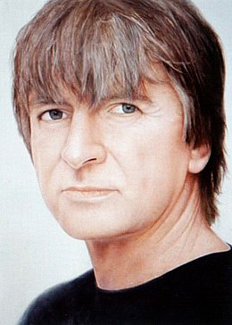 NEIL FINN INTERVIEWED (2001): Man alone