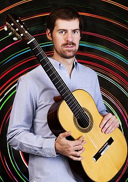 SIMON THACKER INTERVIEWED (2015): The intercultural explorer on six strings