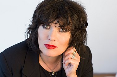 MARTHA DAVIS OF THE MOTELS INTERVIEWED (2014):  Still in total control