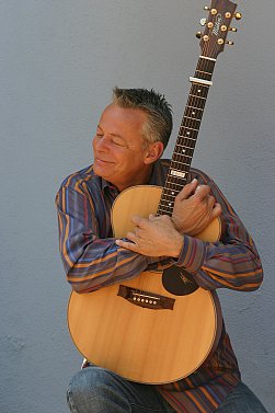 THE FAMOUS ELSEWHERE QUESTIONNAIRE: Tommy Emmanuel