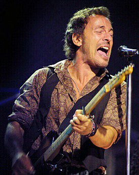 BRUCE SPRINGSTEEN LIVE IN SYDNEY (2003): Normal transmission will be resumed shortly