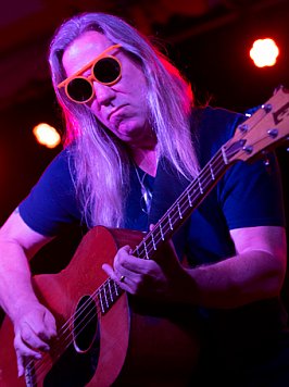 VIOLENT FEMMES' BRIAN RITCHIE INTERVIEWED (2020): Playing to the gallery
