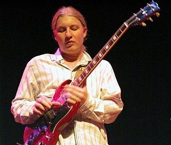 DEREK TRUCKS INTERVIEWED (2009): Allman and Clapton, but his own man