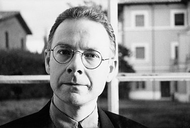 ROBERT FRIPP INTERVIEWED (1990): The economic man at work