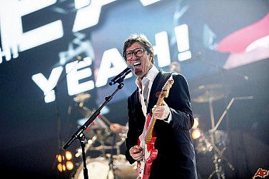 HANK MARVIN INTERVIEWED (2013): Living in and out of the Shadows