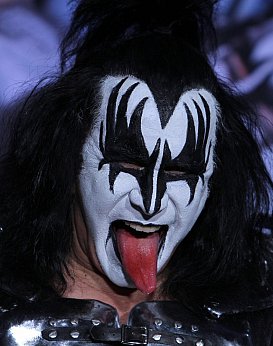 THE ROCK AND ROLL HALL OF  . . . (2014): Kiss pokes tongue at honour? No! 