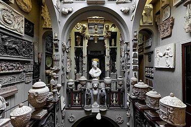 London, England: Soane's shopping mall of cultures