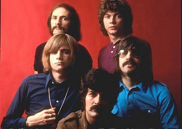 THE MOODY BLUES INTERVIEWED (2011): Voices in the sky