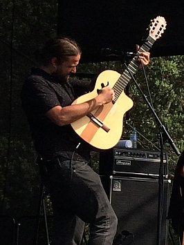 NANO STERN INTERVIEWED AT WOMAD (2018): His machine kills ignorance