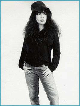 RONNIE SPECTOR INTERVIEWED: Time has come today (2006)