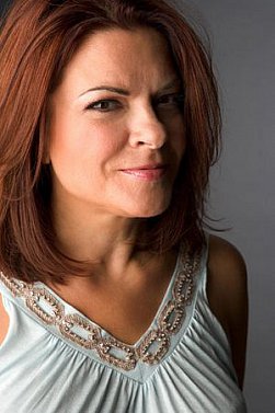 ROSANNE CASH INTERVIEWED (2014): The river that runs through her