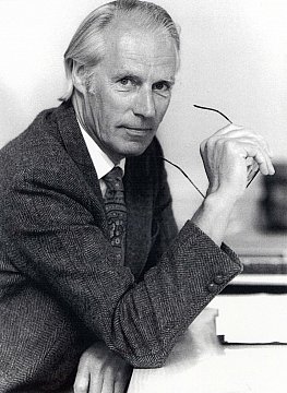 SIR GEORGE MARTIN INTERVIEWED (1998): The retiring knight of the round vinyl