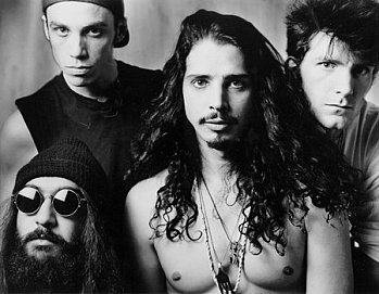 CHRIS CORNELL OF SOUNDGARDEN INTERVIEWED (1992): Pressure drop