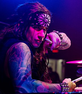 THE FAMOUS ELSEWHERE QUESTIONNAIRE: Stix Zadinia of Steel Panther